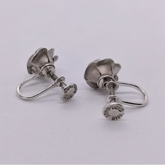 Vintage, sterling silver rose screwback earrings - Picture 2 of 2